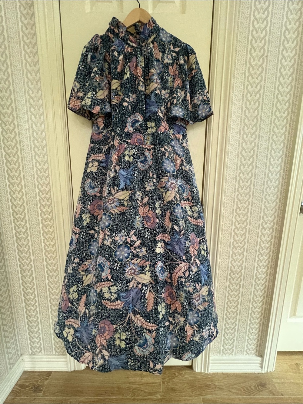NWT Navy Floral Tie-Neck Dress